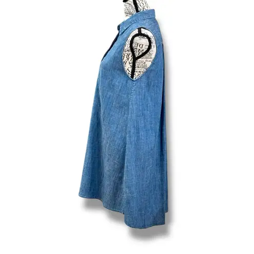 Alice + Olivia  Size XS Chambray Blue Sleeveless Button Shift Dress