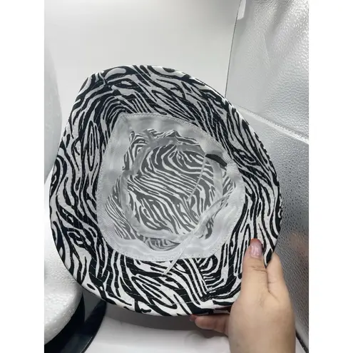 NWT Design Zebra Print Bucket Hat Black White Sz S/M Safari H0171