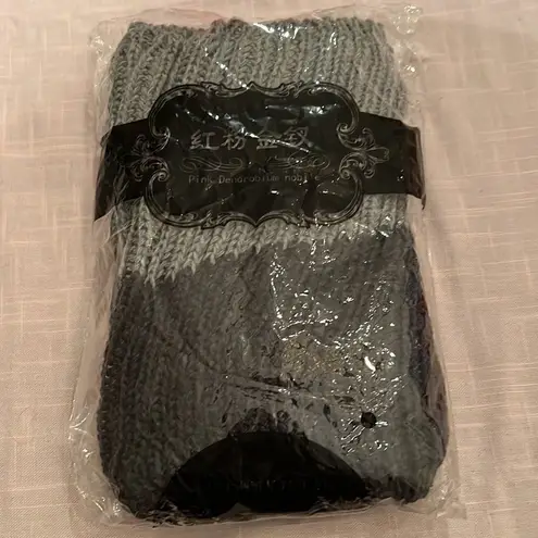 NWOT 2 tone grey infinity scarf to keep you warm & stylish Gray