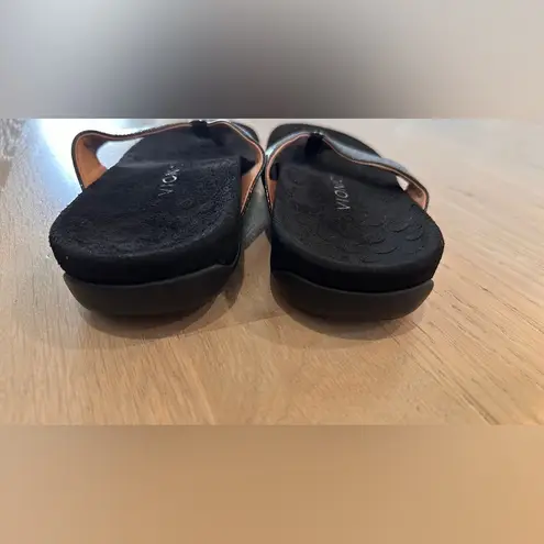 Vionic Hilda woven black sandal size 9.5