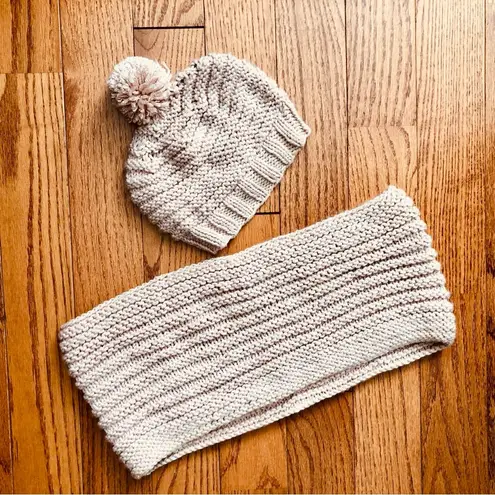 Crochet handmade Infinity Scarf Hat Pom Pom Blush Pink Set Women’s One Size NWOT