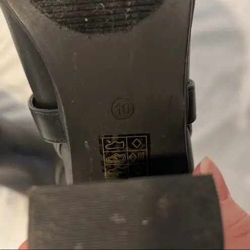 So Me size 10 black strappy buckles cutout ankle booties with 4.5 inch heels EUC