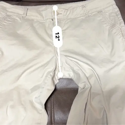 Maurice's Women's  Beige Pants Size 13/14 Short