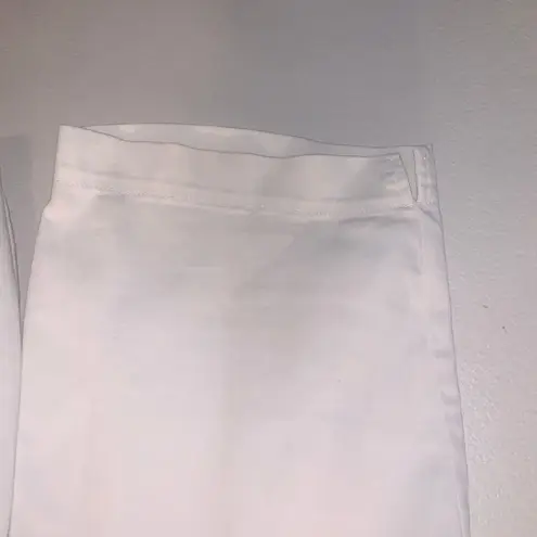 Gloria Vanderbilt Amanda Women's 16 White Bermuda Shorts All Around Slimming