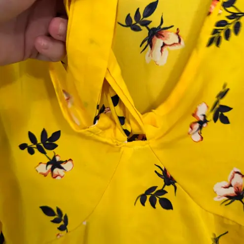 Stella Tweed Yellow Floral Plunging Neckline Top Bell Sleeves Womens Size Medium - Image 4