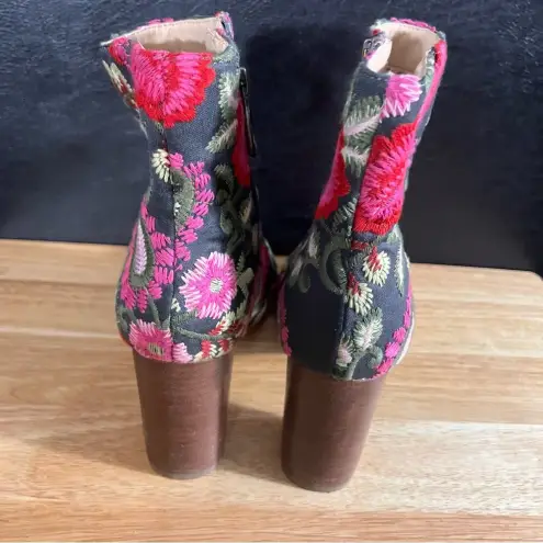 Sole Society  Mulholland Embroidered Heeled Boots‎ Size 7.5