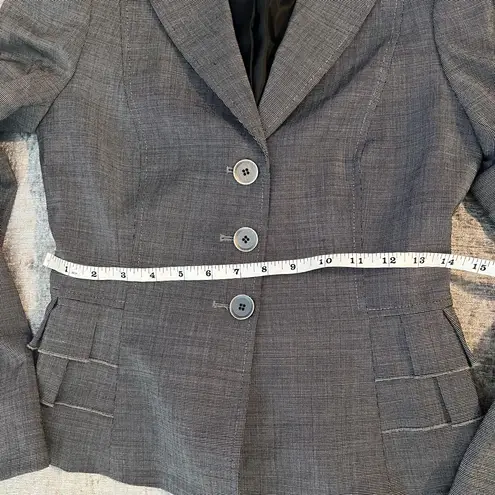 Tahari blazer jacket women’s size 2 petite gray plaid peplum flare fall jacket