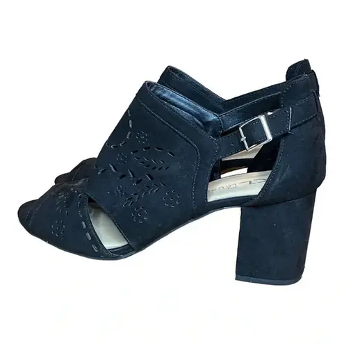 CL by Laundry WOMEN'S JOANNE SUEDE BLACK HEELED FLORAL CUTOUT SANDALS SIZE 8.5