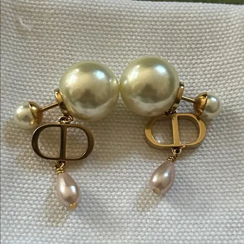 Christian Dior DIOR TRIBALES EARRINGS Gold-Finish Metal with White Iridescent Pink Resin Pearl