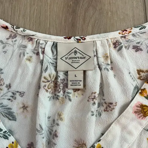 st. john's bay St. John’s Bay Women’s Cream Floral Blouse Size Large
