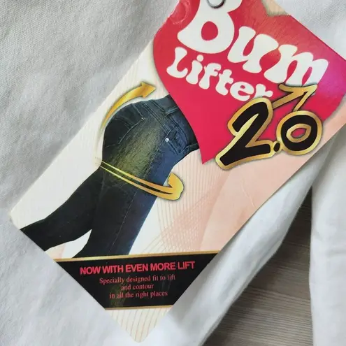 Hybrid And Company Women Size 5 Butt Lift V2 Super Comfy Stretch Denim Capri NEW White