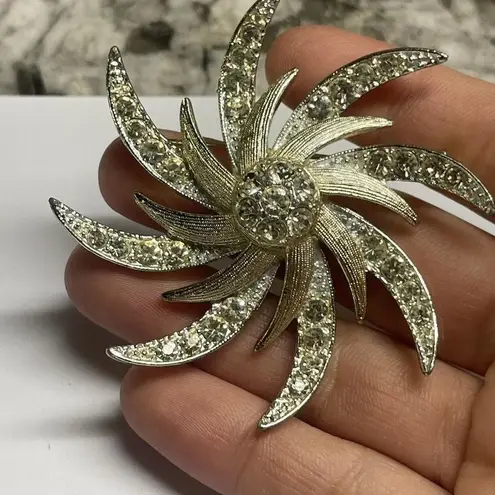 Vintage Signed Costume Brooch Pin Gold Tone / Rhinestone Sarah Coventry