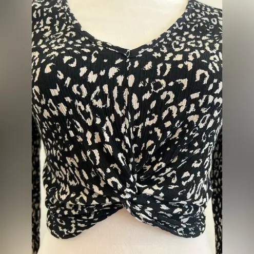 Fourteen & 9th Tan and Black Long Sleeve Crop Tie Front Blouse