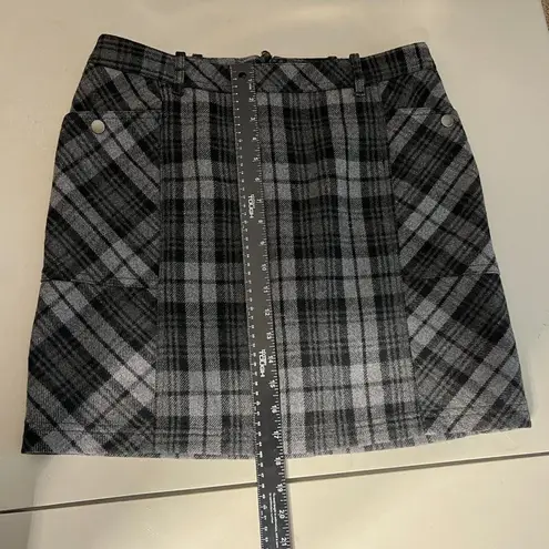 Eddie Bauer  Skirt Women 8 Plaid Tartan Gray Black Mini Wool Blend Pockets Pencil