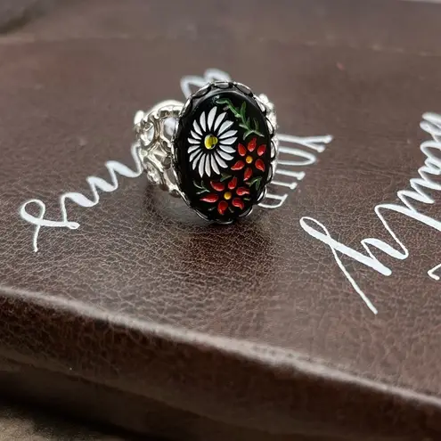Vintage Daisy Floral Adjustable Ring Black Oval Cabochon