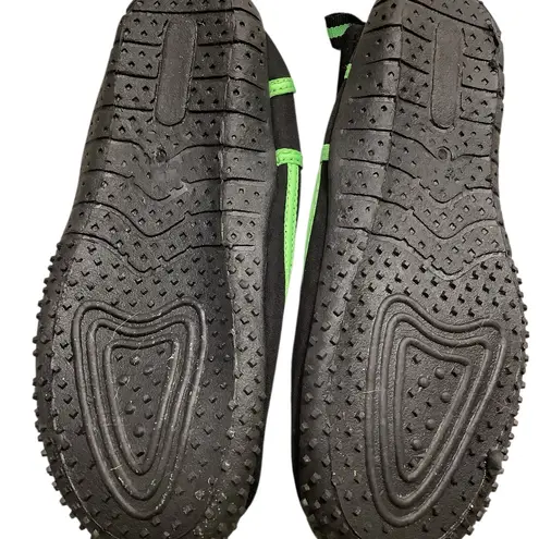 Hawaiian Magic Women's or Youth Water Shoes WORN ONCE Black Size undefined