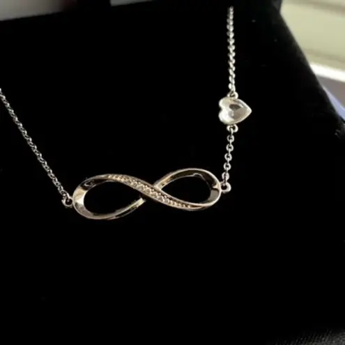 infinity NWT  Heart Bracelet