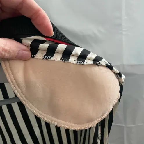 Vintage‎ white and black striped floral 100% silk jacket/cardigan size 10