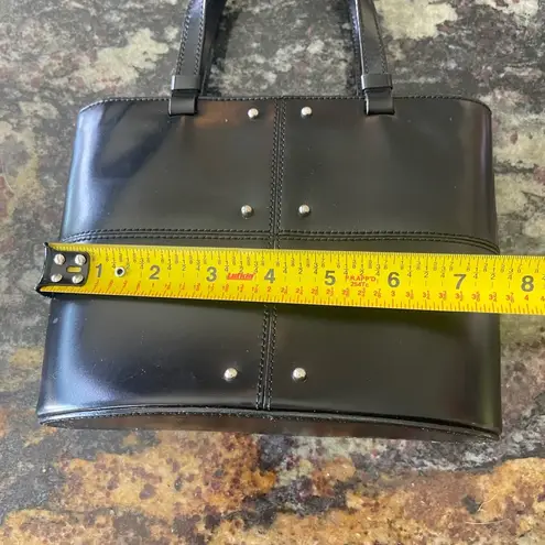 Tod's Black Tote Bag with Minimalist Design