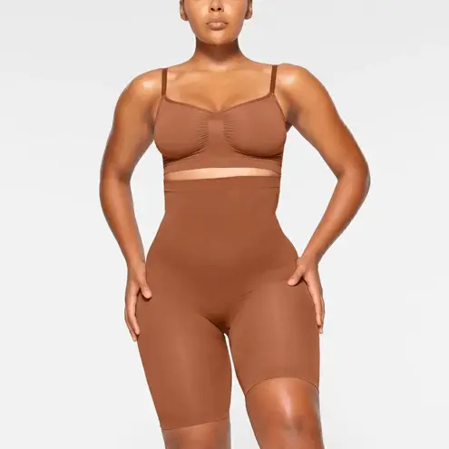SKIMS Seamless Sculpt Above The Knee Shaping Shorts Bronze 3X NWT