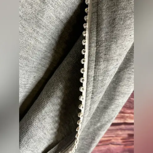 Quacker Factory “wear it with a smile” Gray Lightweight Vest