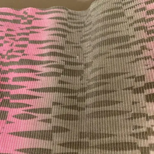 Jamie Sadock Pink & Grey Sleeveless Tiger Shark Print Golf Tank Size L Size L