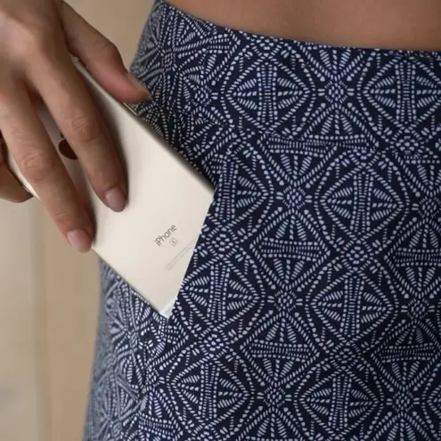 Rip Skirt Length 3
BLACK PEARL BATIK M Gray Size M