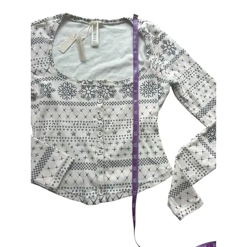 SKIMS Logo Pointelle Cream Fair Isle
Henley Long Sleeve Cropped Size S NWT