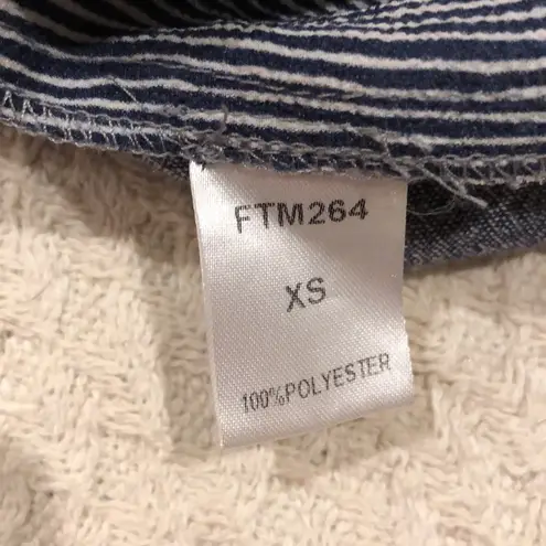 THML Sleeveless Embroidered Notch Neck Top Size XS Anthropologie