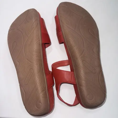 Baretraps Janus Gorpcore Red Strappy Faux Leather Flat Adjustable Sandals Sz 10