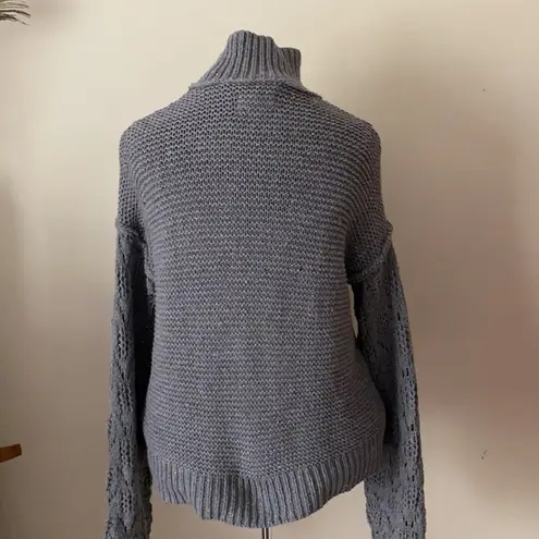 Universal Threads Universal thread Sweater mock turtleneck oversized gray crochet sleeve XS small