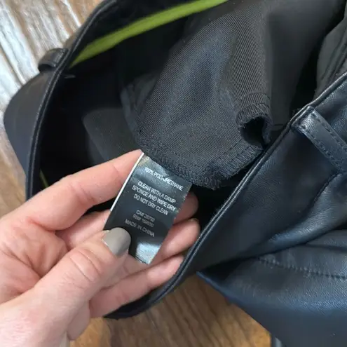 Carolina belle Montrealāblack faux leather high rise pants 2