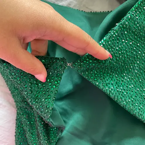 This was my homecoming dress. Size 10 Amarra Emerald Green rhinestone dress