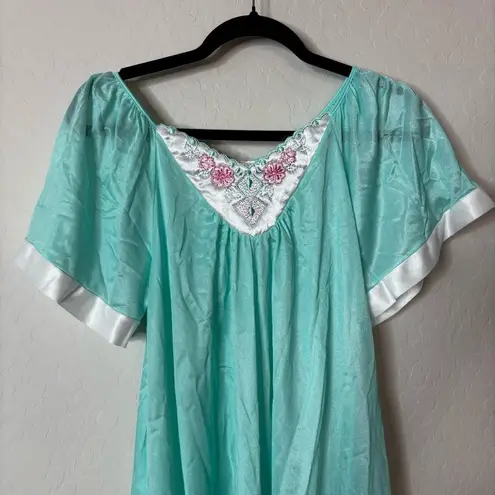 Sears Vintage Nightgown Carriage Court Nylon Embroidered One Size Fits Most Xs