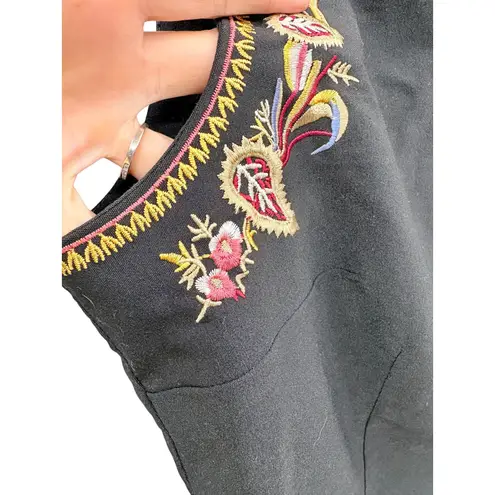 Scarlett Vintage Women's Black Sleeveless Embroidered Floral Button Back Top 12