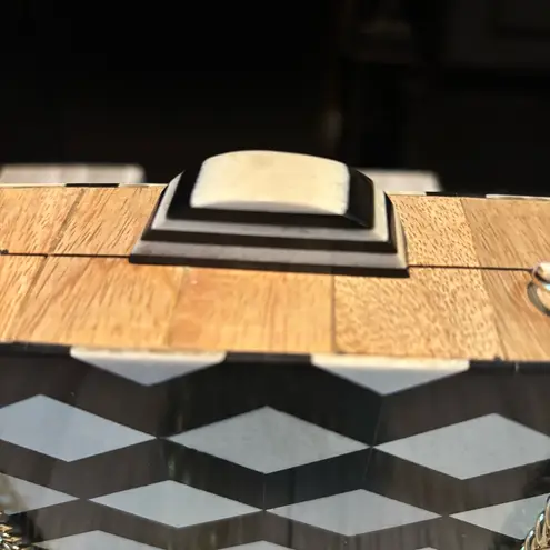 Black And White Chevron Print Crossbody wooden Box Bag With Chain Strap Black