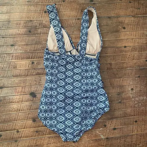 J Crew black & white preppy size 2 ruched side one piece swimsuit