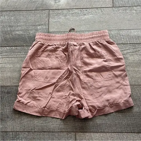 Universal Threads Universal Thread Size XS Dusty Pink High-Rise Elastic Waist Casual Shorts.