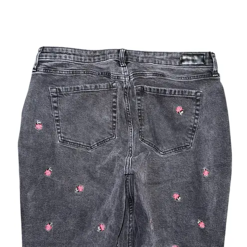 Hollister  Curvy High Rise Mom Jeans Black Floral Embroidered Size 15 / 32 x 27