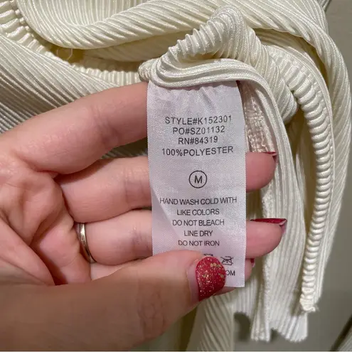 Cyrus Pleated Button Down Collared Shirt Ivory White Women’s Size Medium