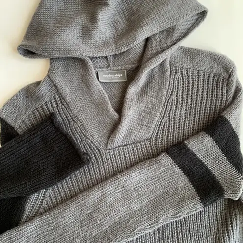 Wooden Ships Gray‎ Black Knit Hooded Sweater Women’s Small/Medium Beach Travel