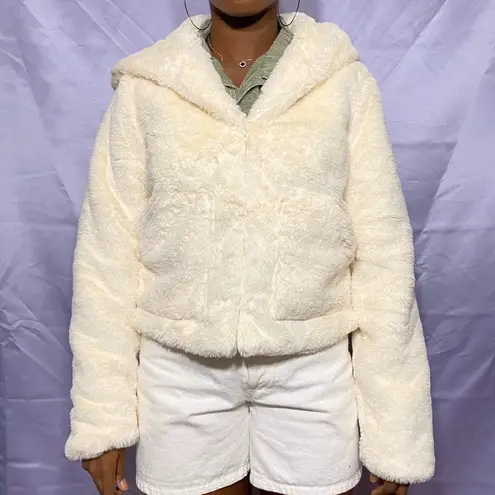 Deadstock White Fuzzy Faux Fur Jacket women’s M Size M