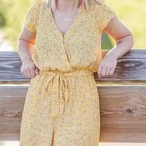 American Eagle  Floral Yellow V-Neck Open Back‎ Romper Tie Waist AE Plus Size XXL