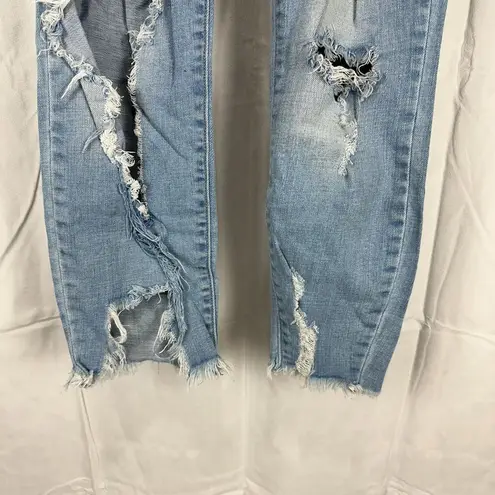 Cello  Junior Women's Light Wash Distressed Denim Jeans Size 3