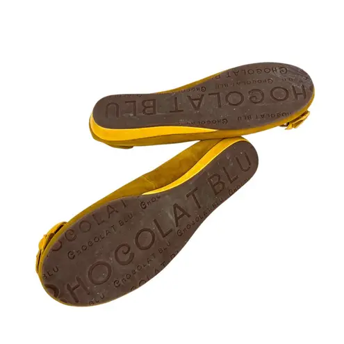 Chocolat Blu Vivian Yellow Suede Ballet Flats Floral Accent Size 8.5