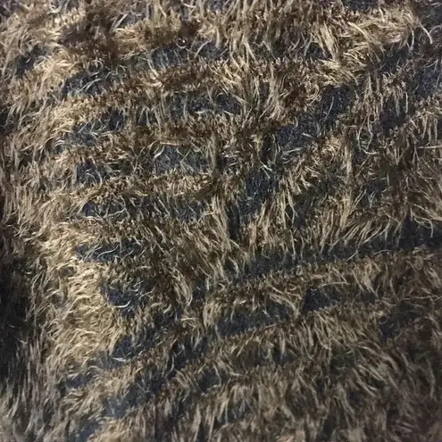 NWT OLIVER WO SZ MED ANIMAL PRINT SWEATER. SOFT AND COMFY OPEN FRONT