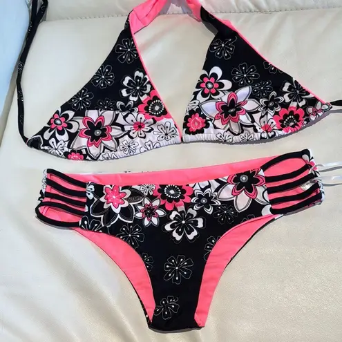 Women large Floral Black and Pink Bikini Set reversible to solid pink triangle