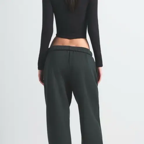 SKIMS NWT - Classic Straight Leg Pants Spruce Green Size Large - Sold Out Online