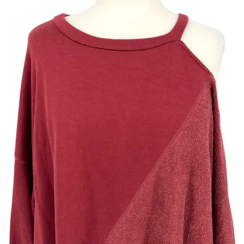 Gilli Asymmetrical Cold Shoulder Relaxed Pullover Top Berry Red Size 2X NWT