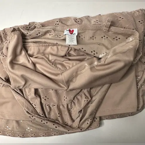 Summer Mini Dress Heart & Heels Women’s Size Medium Eyelets Spaghetti Straps Tan